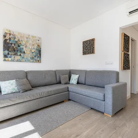 Garcia 28 By Lovelystay *