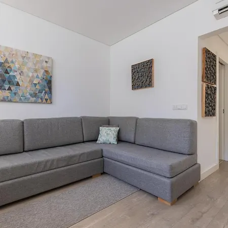 Garcia 28 By Lovelystay *